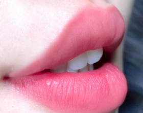 Phun môi nano: Khắc phục mọi khuyết điểm, biến đổi hoàn hảo cho đôi môi của bạn